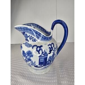 Vintage Chinese Export Porcelain Vase/ Pitcher Handpainted Pagoda‎ Pattern